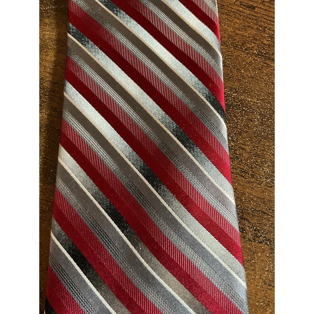 Men's Van Heusen Red‎ Silver Stripe Necktie 100% Silk